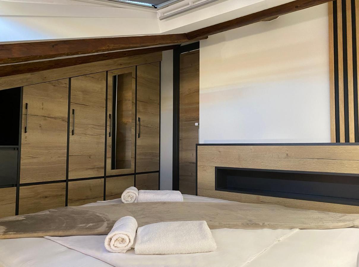 Apartamento Castropola Views With Private Parking Exterior foto